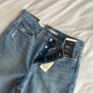 NWT Levi’s Wedgie Straight Jean